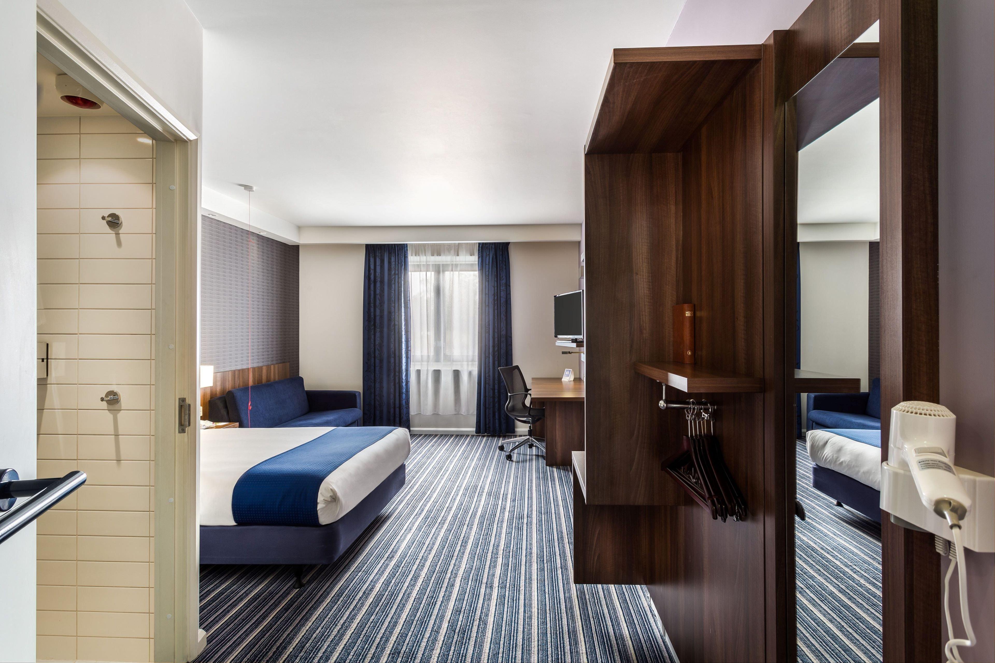 Holiday Inn Express Colchester By Ihg Exterior foto