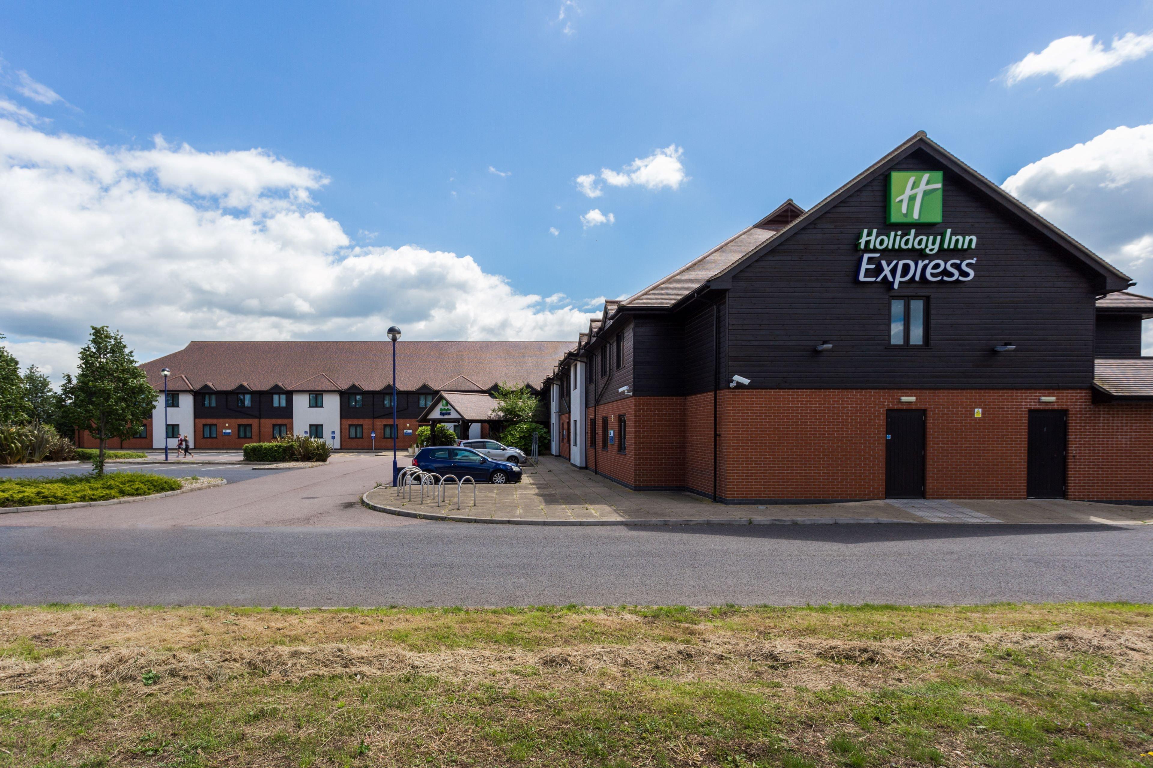 Holiday Inn Express Colchester, An Ihg Hotel Exterior foto