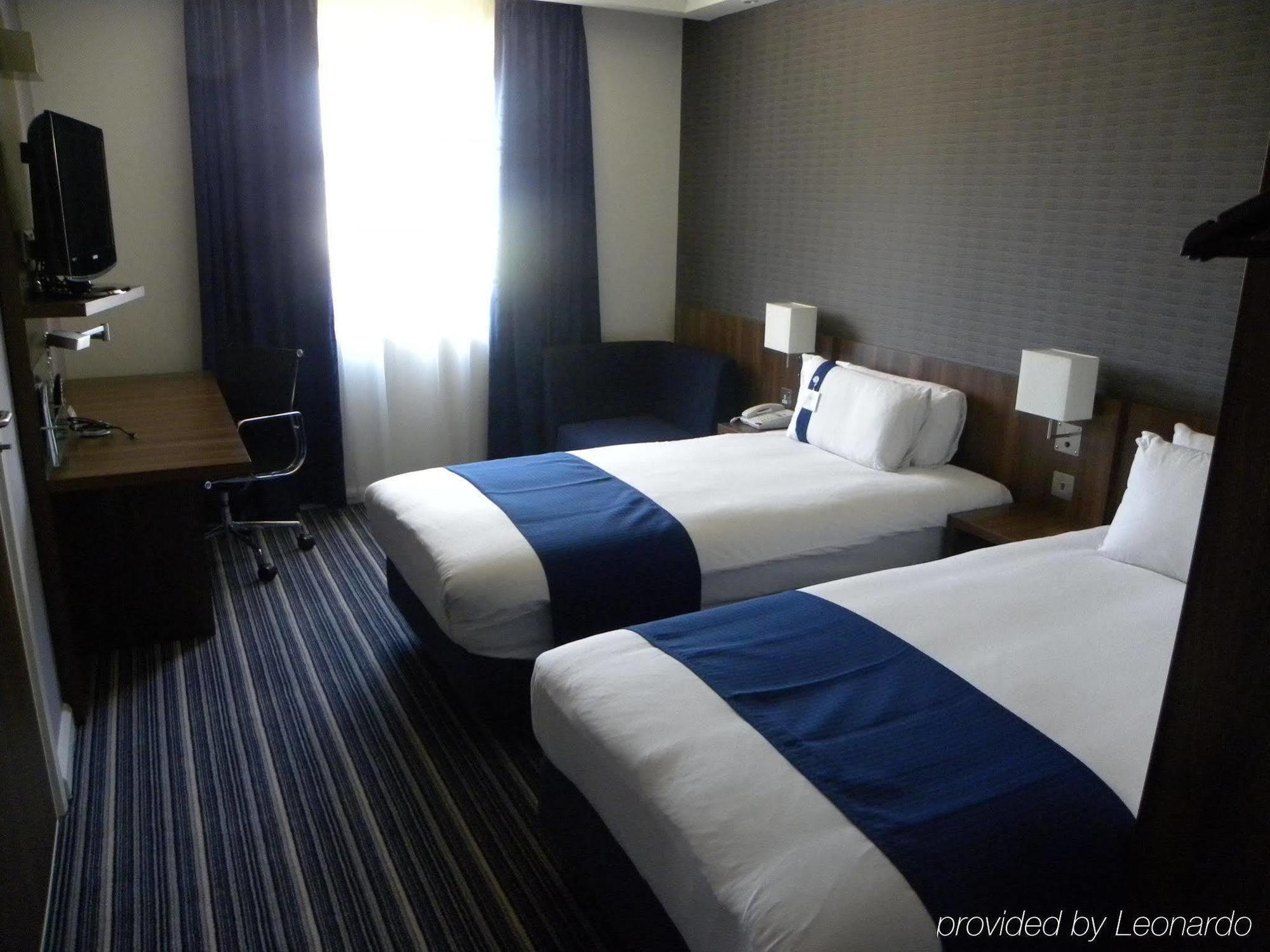 Holiday Inn Express Colchester By Ihg Exterior foto